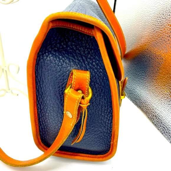 Vintage Dooney & Bourke Navy Blue And Tan Pebble Leather Shoulder/Crossbody Bag - Picture 3 of 15